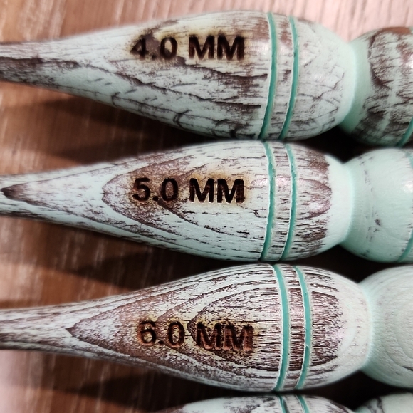 Set of Wooden Crochet Hooks - Picture 3 of 9
